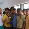 Con i bulli della scuola al teacher's day